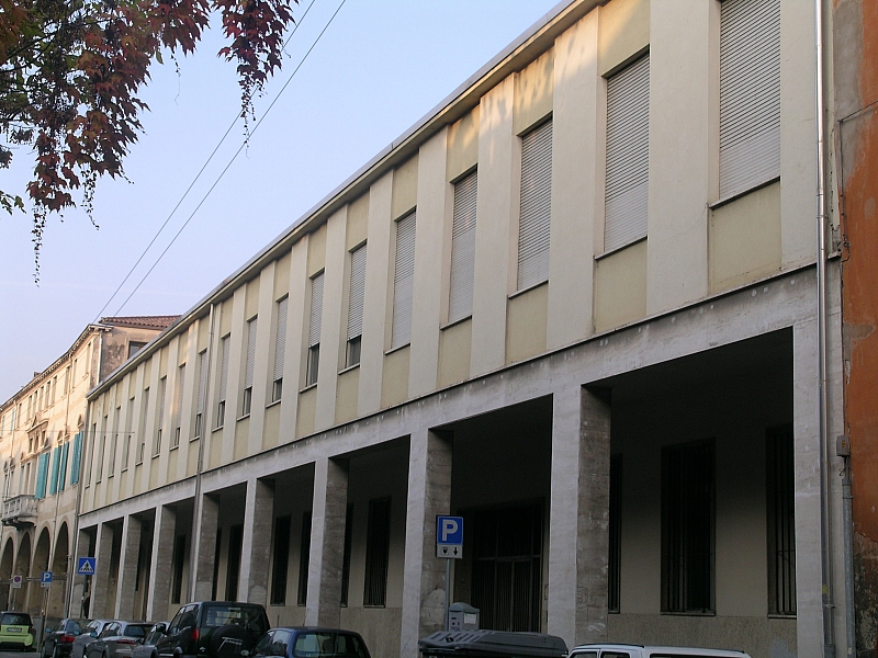 Vista esterna della sede regionale (parte a destra) e dell'Istituto Teologico (a sinistra)